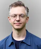 Simon Sundström Foto Anna Lundmark Beskuren För Webben Grå3.